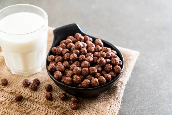 Chocolate cereal bowl — Stock Photo, Image