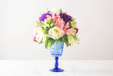 Güzel bir buket çiçek