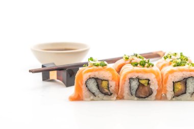 ızgara somon suşi roll - Japon gıda tarzı