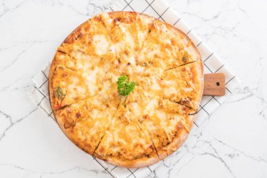 pizza bin ada soslu tavuk ızgara