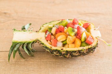 dilimlenmiş meyve karışımı 