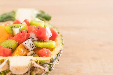 dilimlenmiş meyve karışımı 