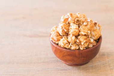 Patlamış Mısır ile karamel