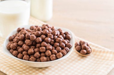 Çikolatalı gevrek kase