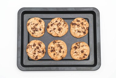 Koyu çikolata parçaları ile tanımlama