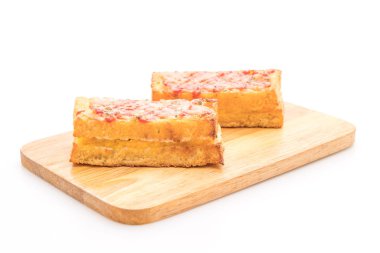 Croque monsieur pastırmalı yumurta soslu sandviç.