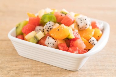 dilimlenmiş meyve karışımı 