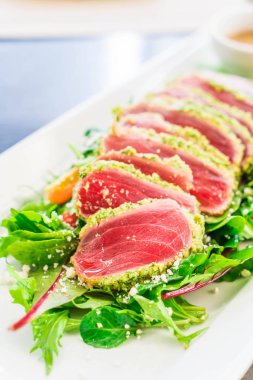 Ham ton balıklı salata