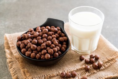 Çikolatalı gevrek kase