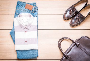 Ahşap arka plan erkekler için giyim