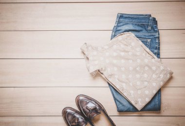 Ahşap arka plan erkekler için giyim