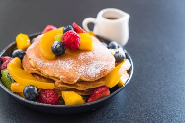 mix meyve ile gözleme