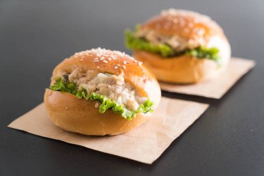 ton balığı mini burger
