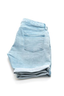 kısa kot pantolon izole 