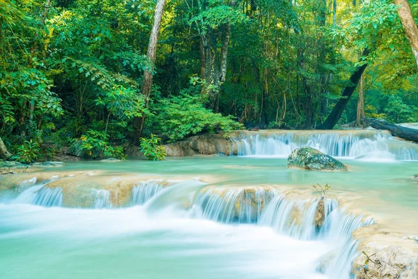 Erawan καταρράκτης, Εθνικό Πάρκο Εραουάν σε Καντσαμπούρι για Thaila — Φωτογραφία Αρχείου