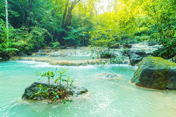 Erawan şelale, Erawan Milli Parkı Thaila içinde Kanchanaburi itibariyle