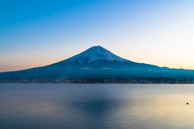 Dağ Fuji San Kawaguchiko Gölü.