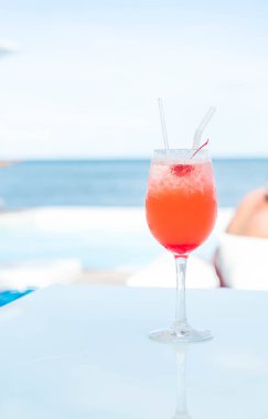 renkli kokteyl içki 