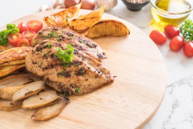 Sebzeli ızgara tavuk biftek 