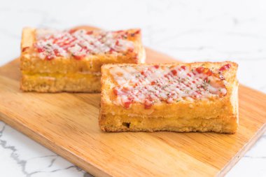 croque monsieur bacon ans egg sandwich