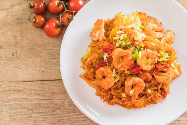 Fried rice with korea spicy sauce and shrimps — Stock Photo, Image