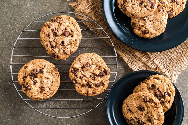 Bolinhos com chocolate escuro — Fotografia de Stock