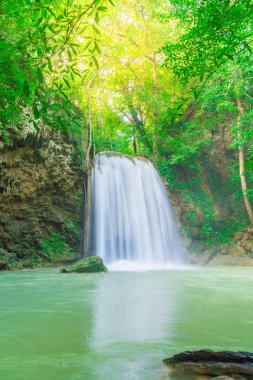 Erawan şelale, Erawan Milli Parkı Thaila içinde Kanchanaburi itibariyle
