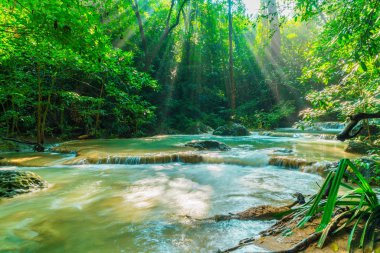 Erawan şelale, Erawan Milli Parkı Thaila içinde Kanchanaburi itibariyle