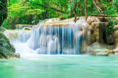 Erawan şelale, Erawan Milli Parkı Thaila içinde Kanchanaburi itibariyle