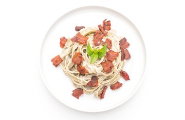 ıspanak fettuccine krem peynir beyaz sos ve pastırma ile