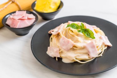 Spagetti carbonara jambon