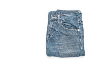 Beyaz arka plan üzerinde katlanmış kot