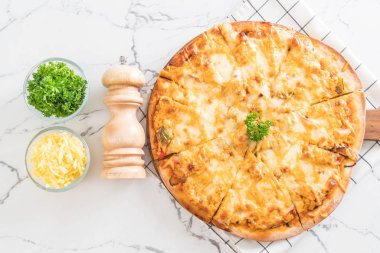 pizza bin ada soslu tavuk ızgara