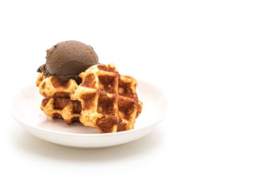 Çikolatalı dondurmalı waffle 