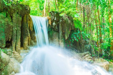 Erawan şelale, Erawan Milli Parkı Thaila içinde Kanchanaburi itibariyle