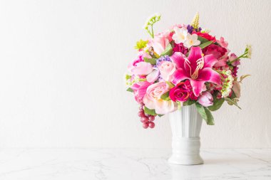 Güzel bir buket çiçek