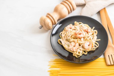 karides ile Fettuccini makarna