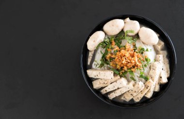 Vietnamca erişte (pho) 