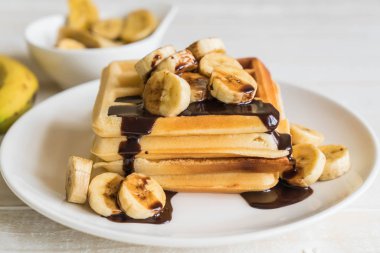 çikolata ile muz gözleme