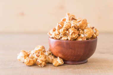 Patlamış Mısır ile karamel