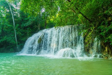 Erawan şelale, Erawan Milli Parkı Thaila içinde Kanchanaburi itibariyle