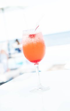 renkli kokteyl içki 