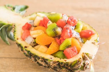 dilimlenmiş meyve karışımı 