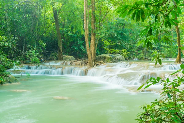 Erawan καταρράκτης, Εθνικό Πάρκο Εραουάν σε Καντσαμπούρι για Thaila — Φωτογραφία Αρχείου