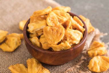 kurutulmuş ananas gevrek cipsi