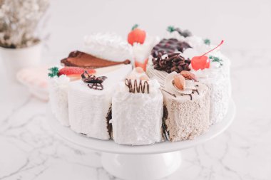 farklı dilim kek kek stand