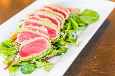 Ham ton balıklı salata