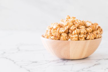 Patlamış Mısır ile karamel