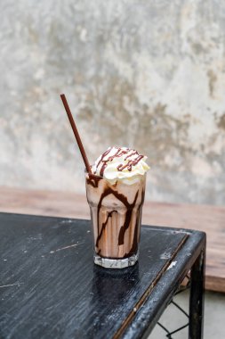 çikolatalı milkshake smoothies 