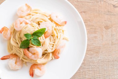 Spagetti krem peynir beyaz soslu karides
